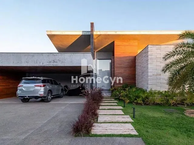 Casa com 830m² 5 quartos e 6 banheiros, à venda, no bairro Jardins Munique em Goiânia