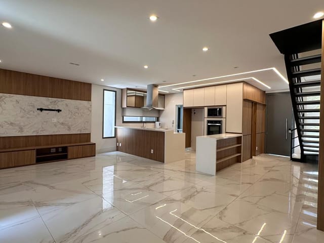 Casa com 230m² 3 quartos e 4 banheiros, para alugar, no bairro Tamboré em Santana de Parnaíba