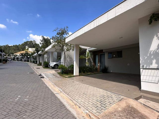 Casa com 230m² 3 quartos e 4 banheiros, para alugar, no bairro Tamboré em Santana de Parnaíba