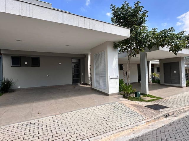 Casa com 230m² 3 quartos e 4 banheiros, para alugar, no bairro Tamboré em Santana de Parnaíba
