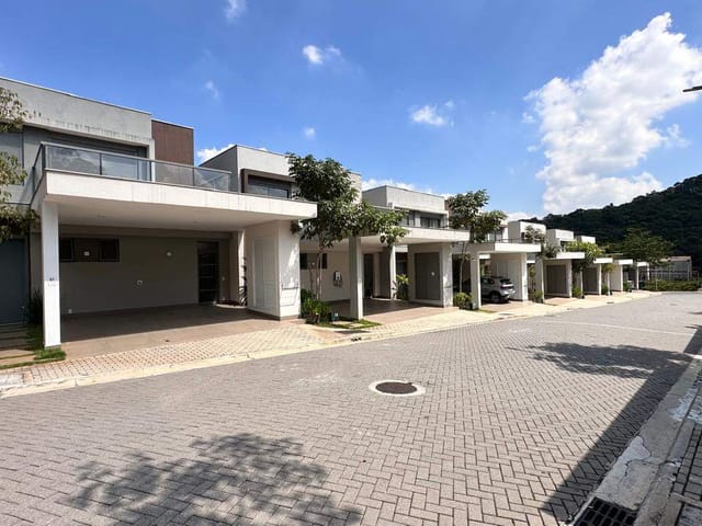 Casa com 230m² 3 quartos e 4 banheiros, para alugar, no bairro Tamboré em Santana de Parnaíba