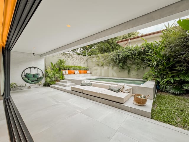 Casa com 300m² 3 quartos e 5 banheiros, à venda ou para alugar, no bairro Brooklin Paulista em São Paulo