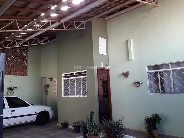 Casa com 300m² 3 quartos e 2 banheiros, à venda, no bairro Jardim Guadalajara em Sorocaba