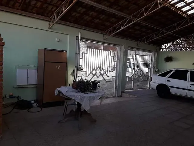 Casa com 300m² 3 quartos e 2 banheiros, à venda, no bairro Jardim Guadalajara em Sorocaba