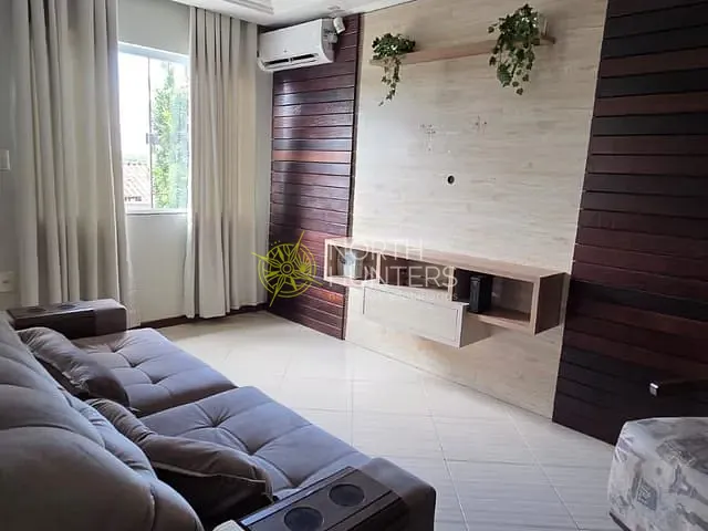 Casa com 95m² 3 quartos e 3 banheiros, à venda, no bairro Costa e Silva em Joinville