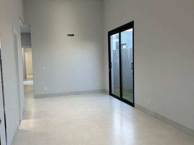 Casa com 250m² 3 quartos e 1 banheiro, à venda, no bairro Condomínio Primor das Torres em Cuiabá