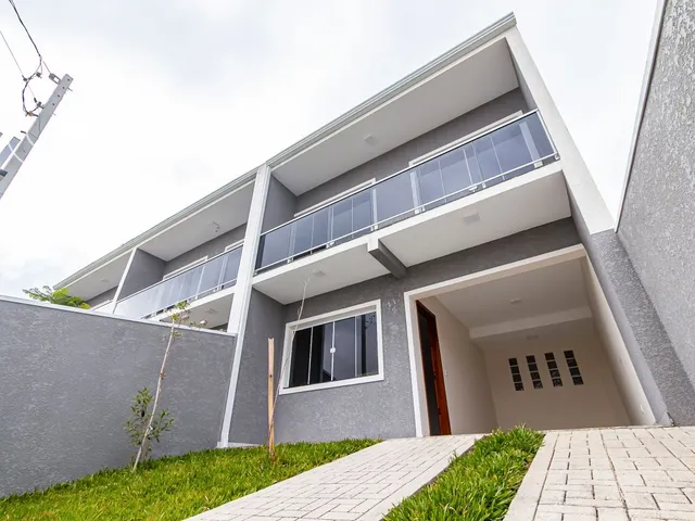 Casa 2 quartos e 4 banheiros, à venda, no bairro Alto Boqueirão em Curitiba