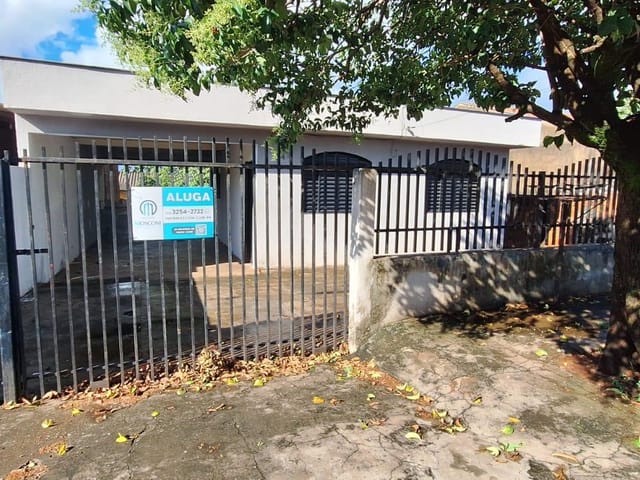 Casa 2 quartos e 1 banheiro, para alugar, no bairro Parque Residencial Ana Rosa em Cambé