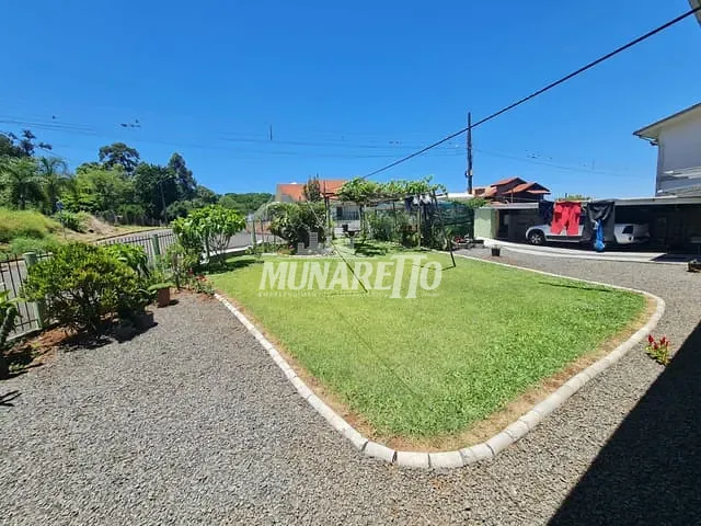 Casa com 304m² 6 quartos e 4 banheiros, à venda, no bairro Centro em Concórdia
