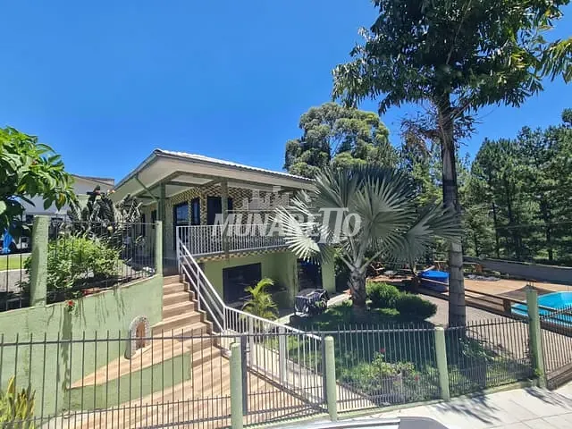 Casa com 304m² 6 quartos e 4 banheiros, à venda, no bairro Centro em Concórdia