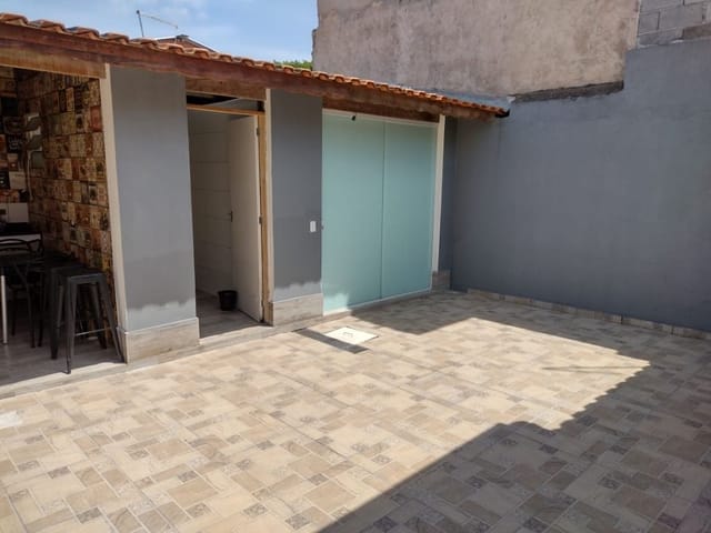 Casa com 260m² 2 quartos e 2 banheiros, à venda, no bairro Residencial Pastoreiro em Cotia