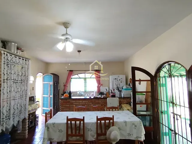 Casa com 360m² 4 quartos e 3 banheiros, à venda, no bairro Boracéia em São Sebastião