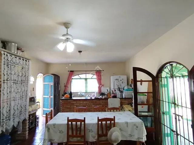 Casa com 360m² 4 quartos e 3 banheiros, à venda, no bairro Boracéia em São Sebastião