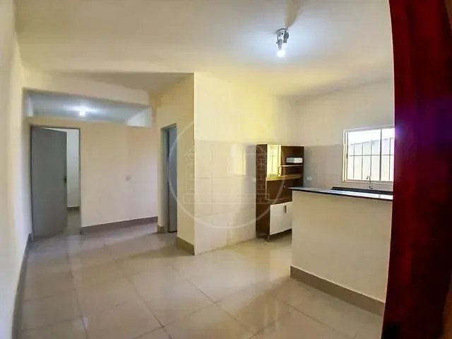 Casa com 250m² 2 quartos e 1 banheiro, para alugar, no bairro Jardim Shangrilá em São Paulo
