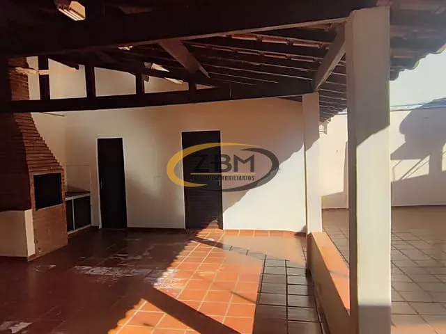 Casa com 456m² 4 quartos e 3 banheiros, à venda, no bairro Aeroporto em Londrina