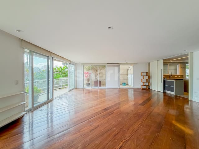 Casa com 380m² 4 quartos e 6 banheiros, à venda ou para alugar, no bairro Vila Madalena em São Paulo