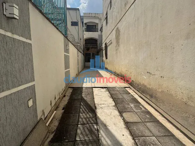 Casa com 100m² 3 quartos e 1 banheiro, à venda, no bairro Ano Bom em Barra Mansa