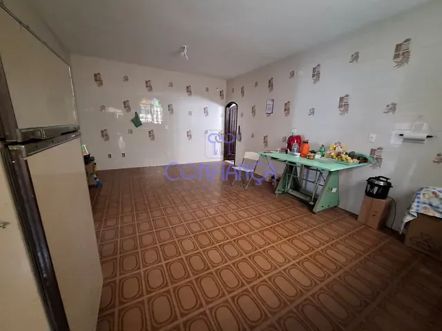 Casa com 291m² 5 quartos e 2 banheiros, à venda ou para alugar, no bairro Campo Grande em Rio de Janeiro