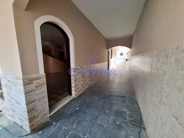 Casa com 291m² 5 quartos e 2 banheiros, à venda ou para alugar, no bairro Campo Grande em Rio de Janeiro