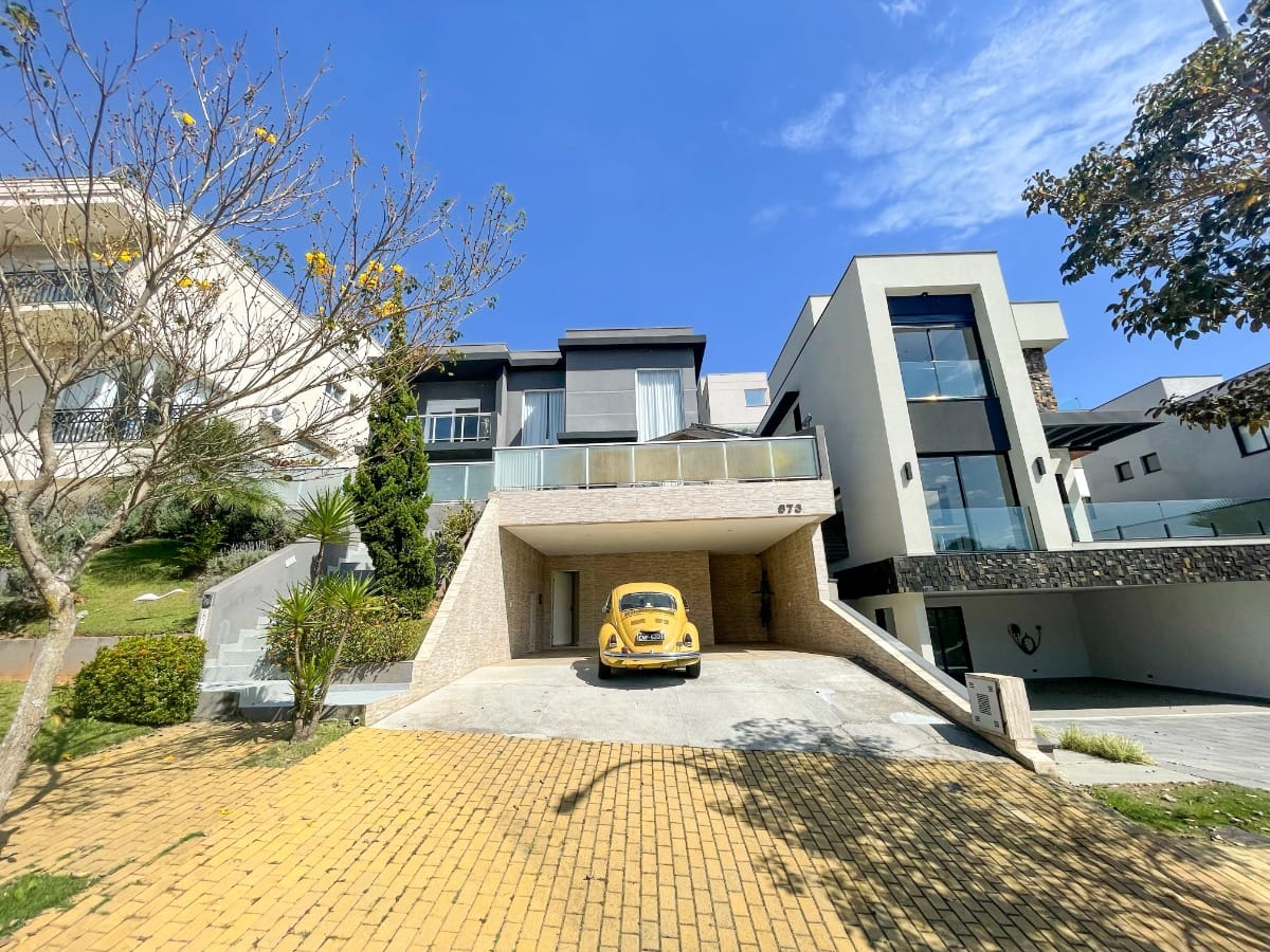 Casa em condomínio para venda com 4 quartos, sendo 4 suítes, 320m²