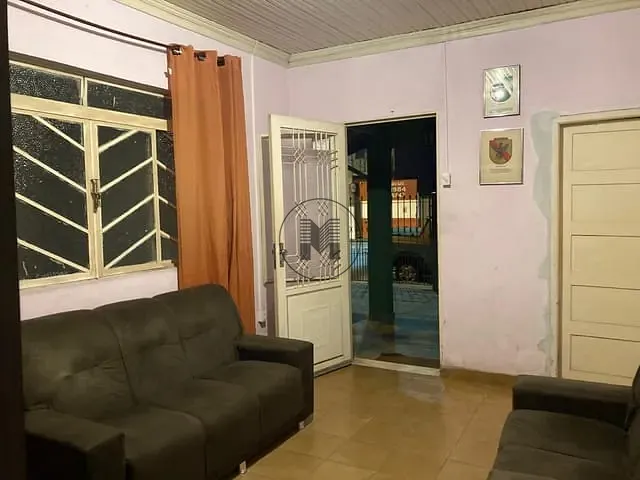 Casa com 288m² 4 quartos e 2 banheiros, à venda, no bairro Pedregulho em Guaratinguetá