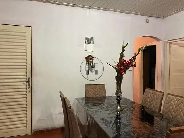 Casa com 288m² 4 quartos e 2 banheiros, à venda, no bairro Pedregulho em Guaratinguetá