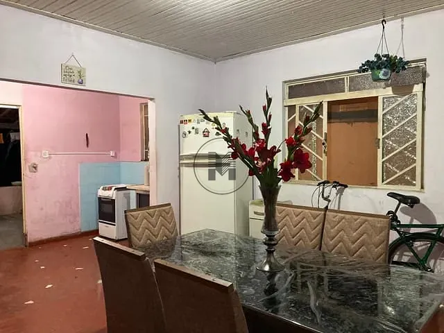 Casa com 288m² 4 quartos e 2 banheiros, à venda, no bairro Pedregulho em Guaratinguetá
