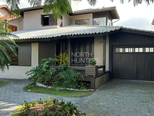 Casa com 450m² 4 quartos e 4 banheiros, à venda, no bairro Jurerê Internacional em Florianópolis