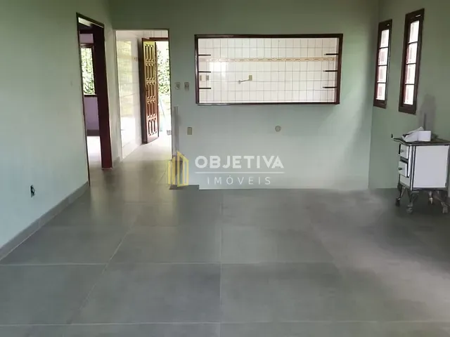 Casa com 300m² 3 quartos e 2 banheiros, à venda, no bairro São Jorge em Novo Hamburgo