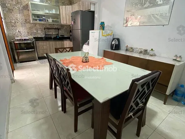 Casa com 141m² 3 quartos e 2 banheiros, à venda, no bairro Parque São Vicente em Mauá