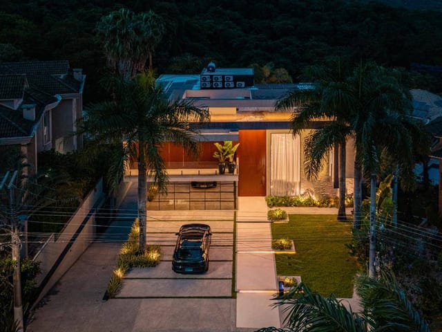 Casa com 1082m² 5 quartos e 8 banheiros, à venda, no bairro Alphaville em Santana de Parnaíba