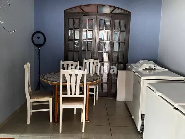 Casa com 176m² 3 quartos e 2 banheiros, à venda, no bairro Piratininga em Osasco