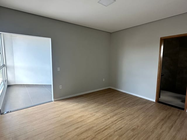 Casa com 120m² 2 quartos e 2 banheiros, para alugar, no bairro Colúmbia em Londrina