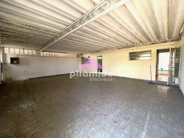 Casa com 215m² 3 quartos e 3 banheiros, à venda, no bairro Parque Industrial em São José Dos Campos