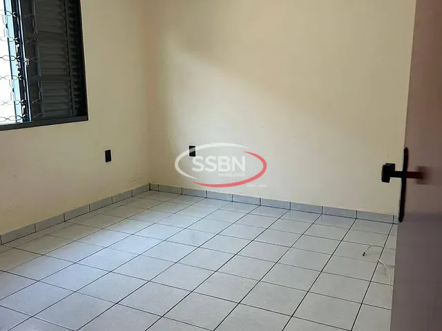 Casa 3 quartos e 2 banheiros, para alugar, no bairro Jardim São Jorge em Nova Odessa