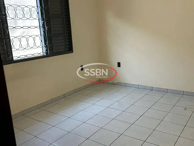 Casa 3 quartos e 2 banheiros, para alugar, no bairro Jardim São Jorge em Nova Odessa