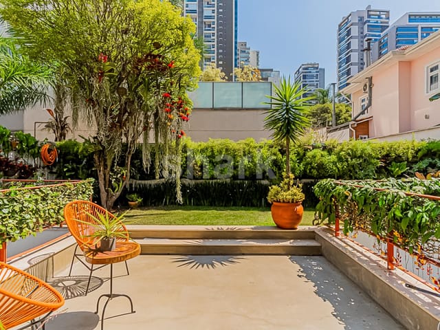 Casa com 300m² 3 quartos e 3 banheiros, à venda, no bairro Cidade Monções em São Paulo