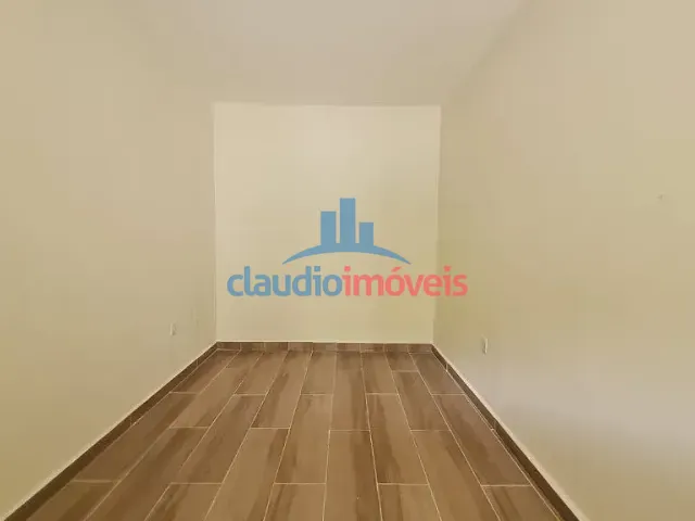Casa 2 quartos e 1 banheiro, à venda, no bairro Colônia Santo Antônio em Barra Mansa