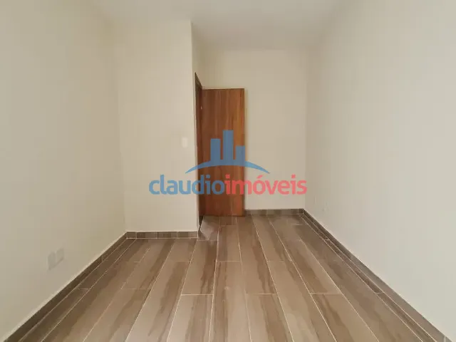 Casa 2 quartos e 1 banheiro, à venda, no bairro Colônia Santo Antônio em Barra Mansa
