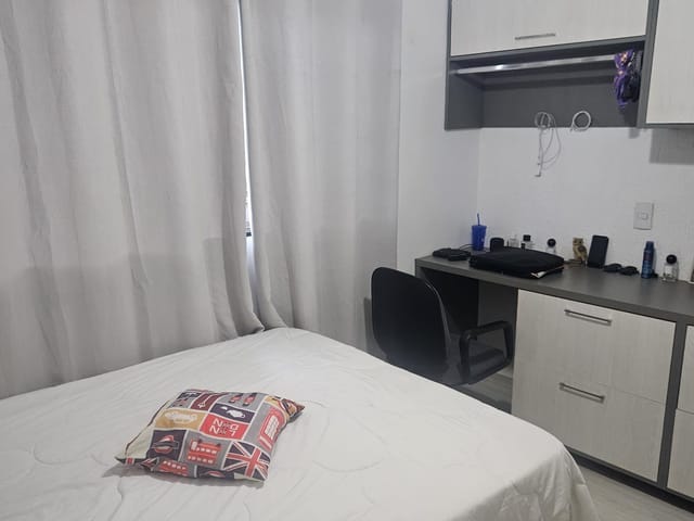 Casa 2 quartos e 2 banheiros, à venda, no bairro Jardim Esperança em Londrina