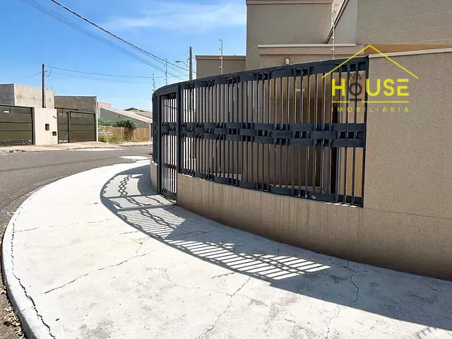 Casa com 208m² 3 quartos e 3 banheiros, à venda, no bairro Residencial Regissol II em Mirassol