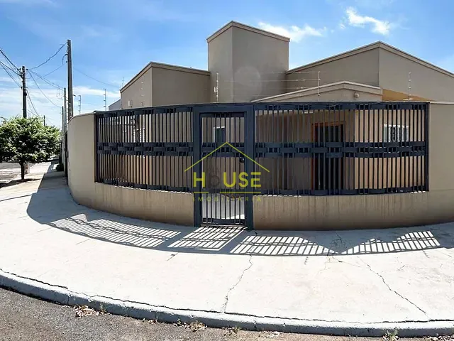 Casa com 208m² 3 quartos e 3 banheiros, à venda, no bairro Residencial Regissol II em Mirassol