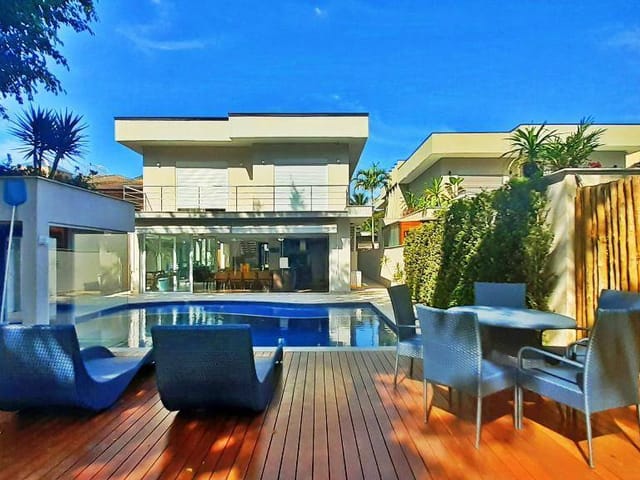 Casa 5 quartos e 7 banheiros, à venda ou para alugar, no bairro Riviera em Bertioga