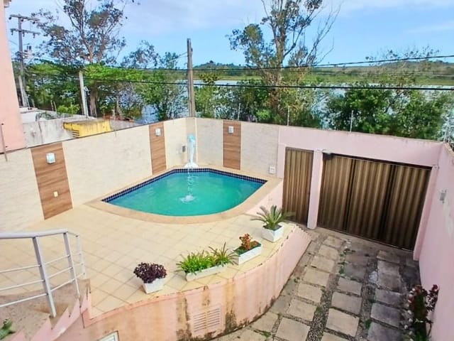 Casa com 255m² 5 quartos e 3 banheiros, à venda, no bairro Lagoa em Macaé