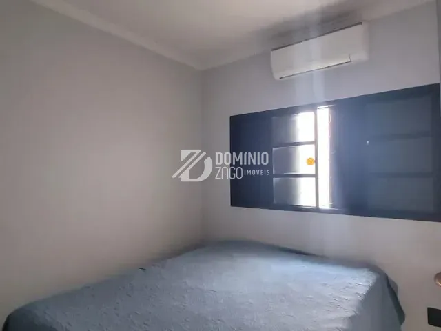 Casa com 350m² 4 quartos e 5 banheiros, para alugar, no bairro Santos Dumont em Uberaba