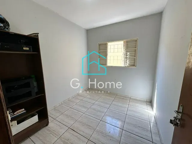 Casa com 250m² 4 quartos e 3 banheiros, à venda, no bairro Jardim Maria Celina em Londrina