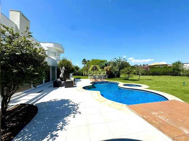 Casa com 2124m² 6 quartos e 9 banheiros, à venda, no bairro Loteamento Residencial Parque Terras de Santa Cecília em Itu