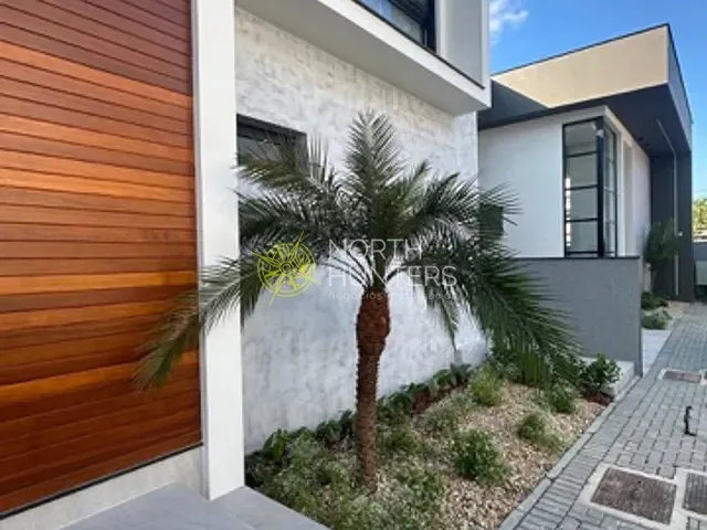 Casa com 320m² 3 quartos e 4 banheiros, à venda, no bairro América em Joinville