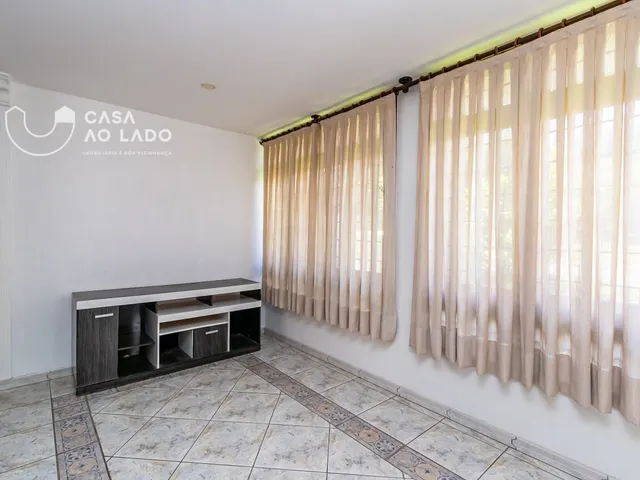 Casa 5 quartos e 9 banheiros, à venda, no bairro Guabirotuba em Curitiba