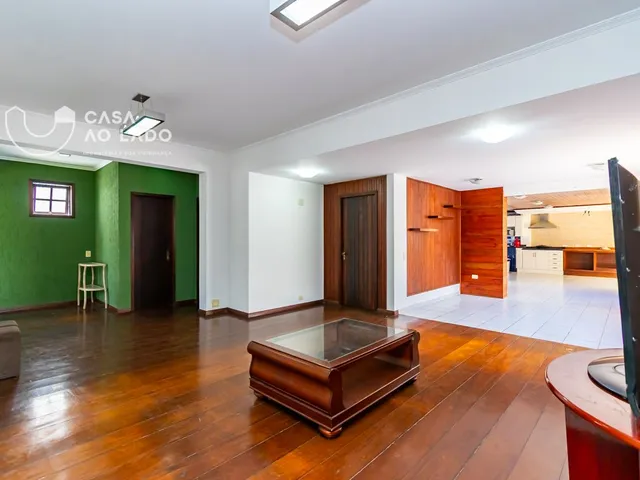 Casa 5 quartos e 9 banheiros, à venda, no bairro Guabirotuba em Curitiba